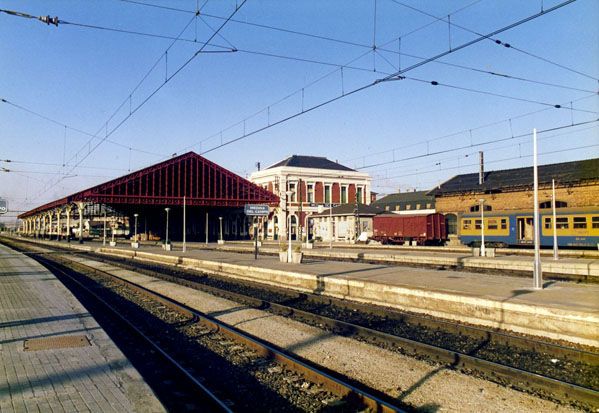 Estación de Medina del Campo en 1988. Foto Colección Carlos Fernández Cuenca. Archivo Histórico Ferroviario